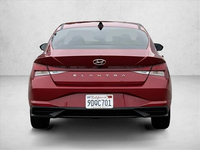 2023 Hyundai Elantra SEL photo 6