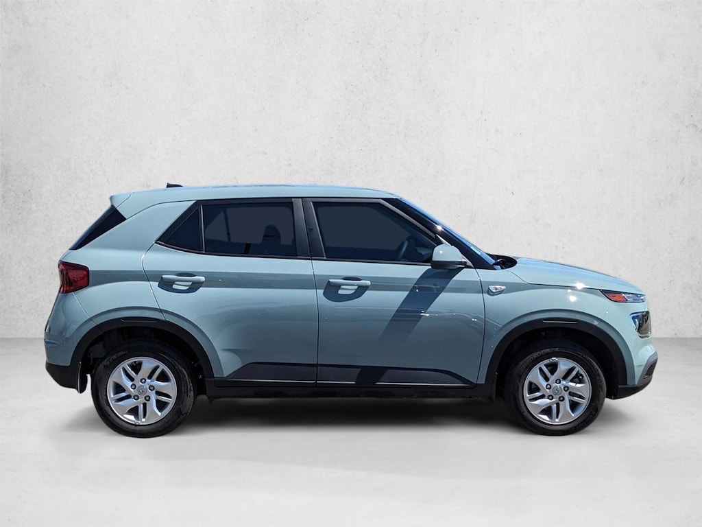 Used 2026 Hyundai Venue SE SUV