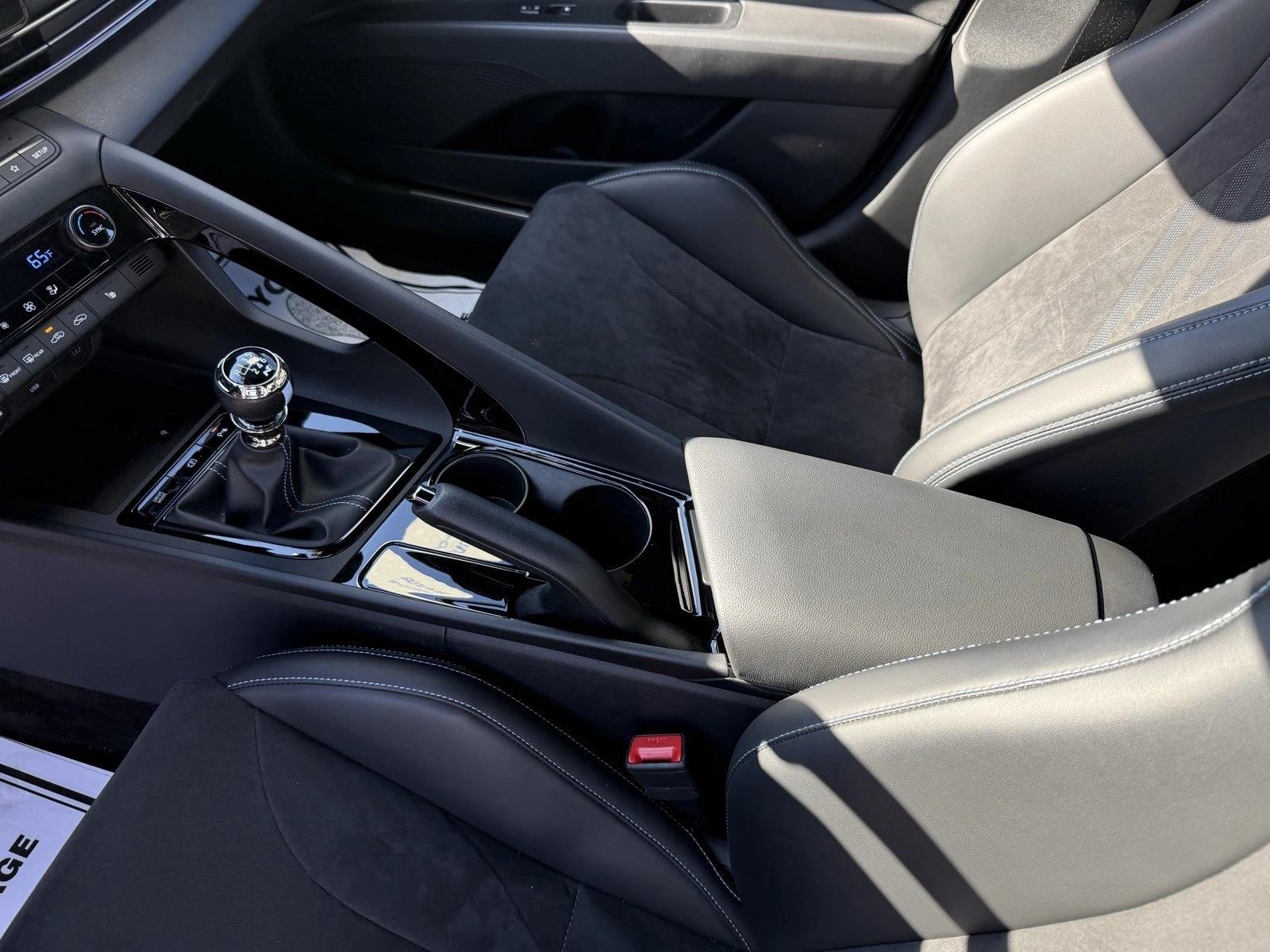2025 Hyundai Elantra N - Photo 13