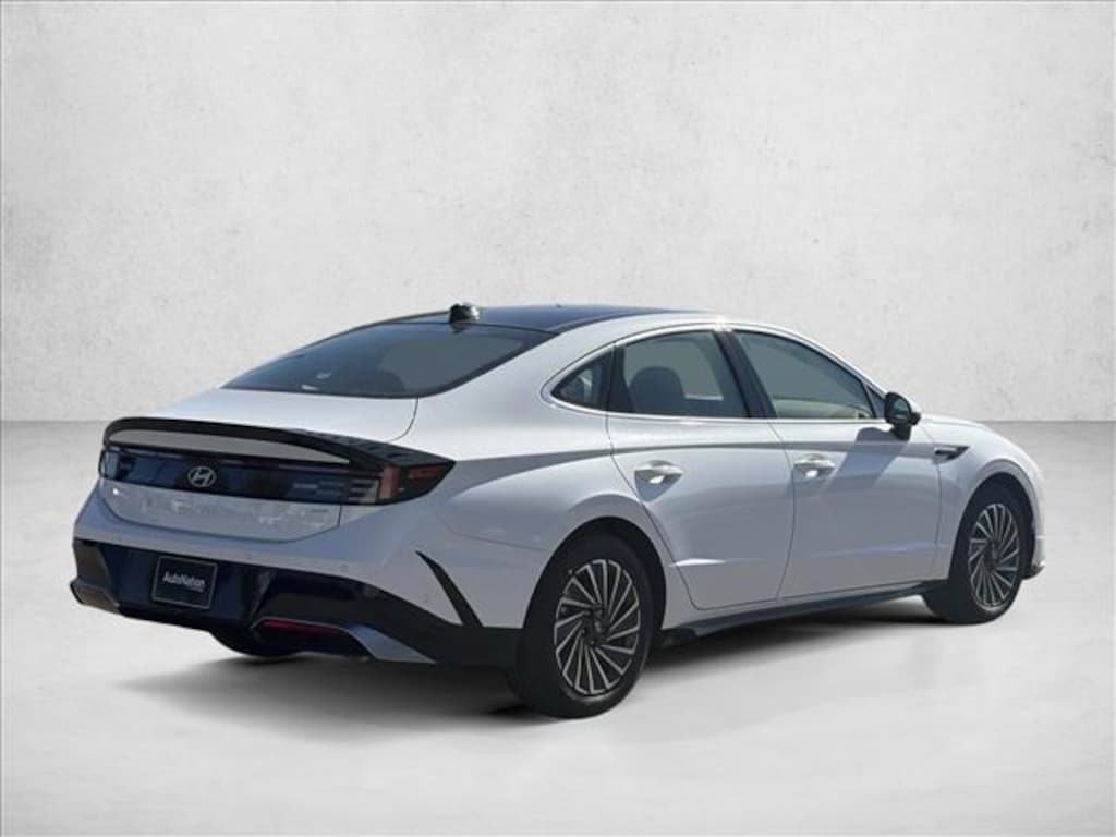 New 2025 Hyundai Sonata Hybrid Limited Sedan