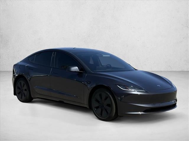 2025 Tesla Model 3 Long Range photo 3