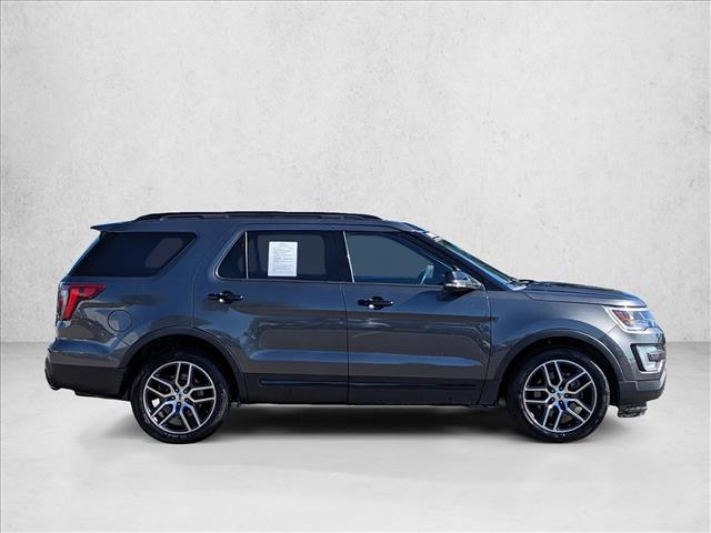 2017 Ford Explorer Sport photo 2