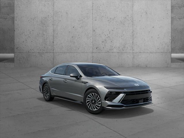 2025 Hyundai Sonata Hybrid SEL photo 2