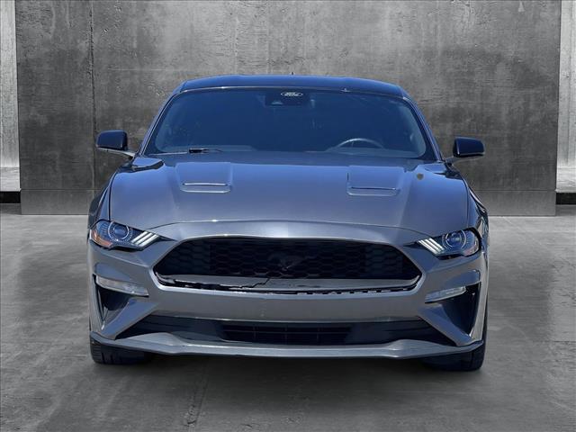 2022 Ford Mustang EcoBoost photo 2
