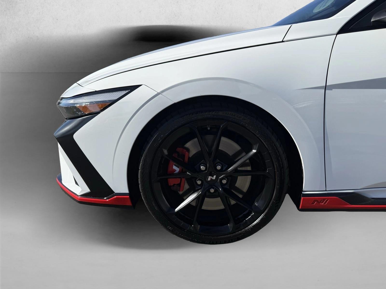 2025 Hyundai Elantra N - Photo 17