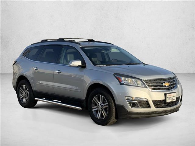 2017 Chevrolet Traverse LT w/2LT photo 3