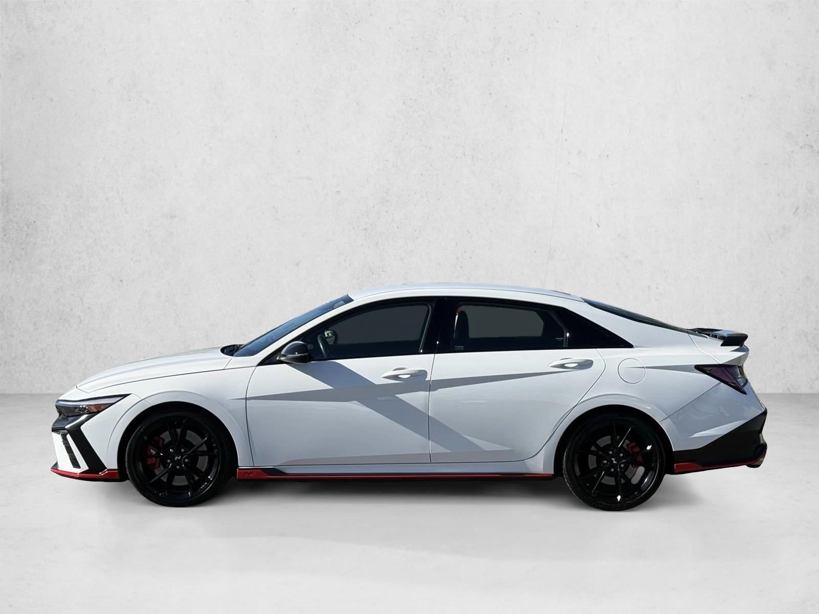 2025 Hyundai Elantra N - Photo 8