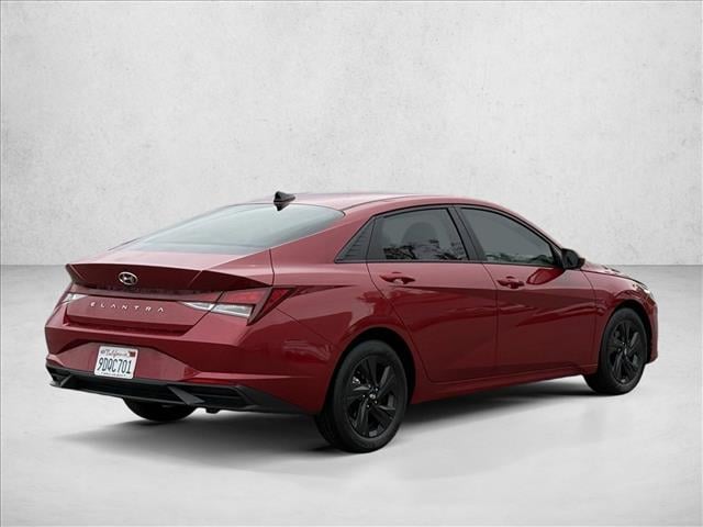 2023 Hyundai Elantra SEL photo 5