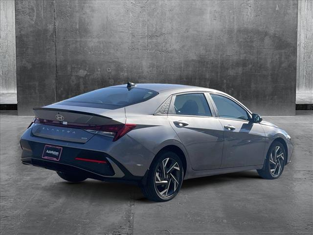 2025 Hyundai Elantra Hybrid SEL Sport photo 2