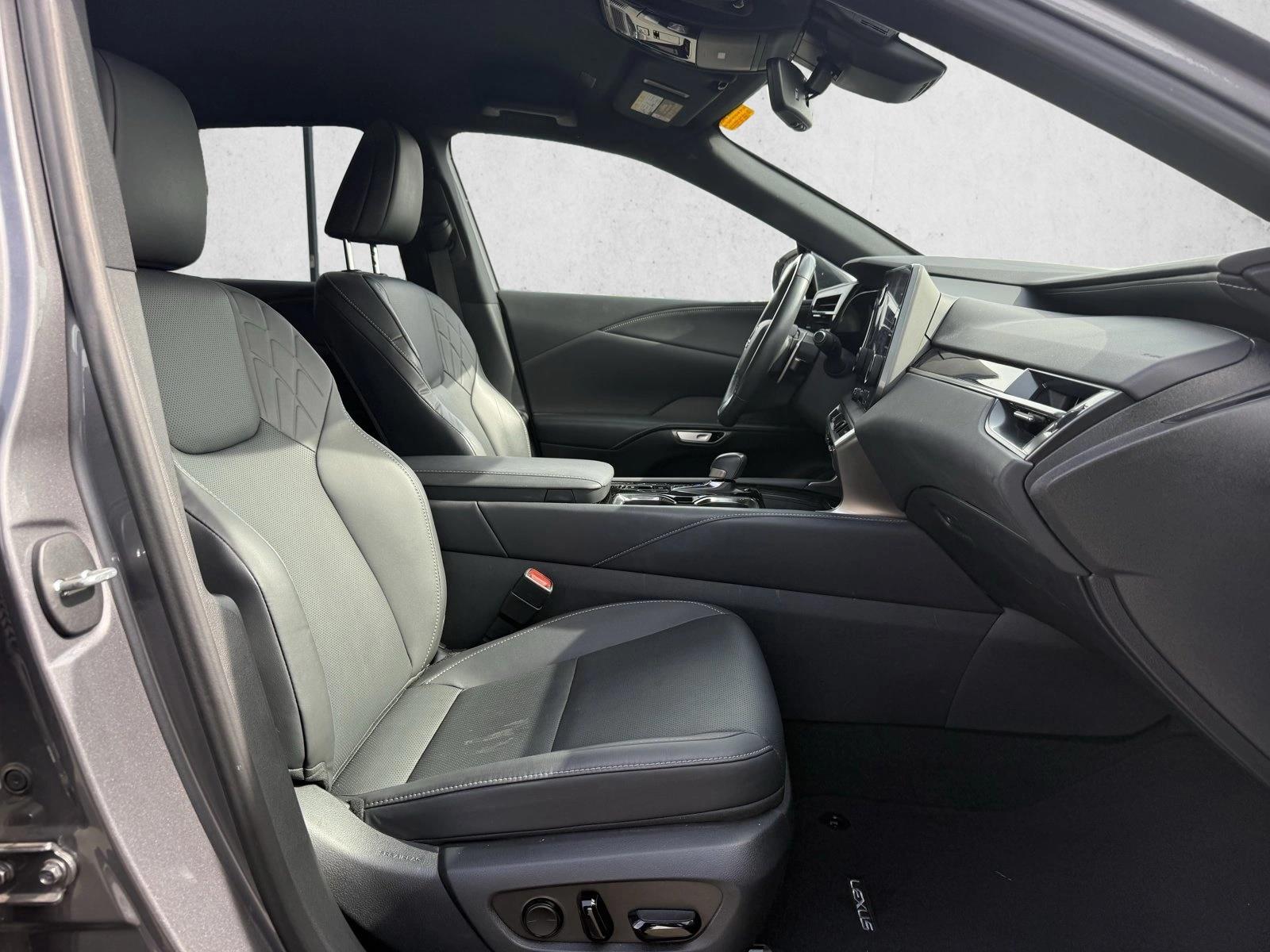 2023 Lexus RX 350 - Photo 19