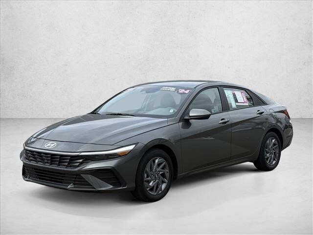 2024 Hyundai Elantra SEL's photo