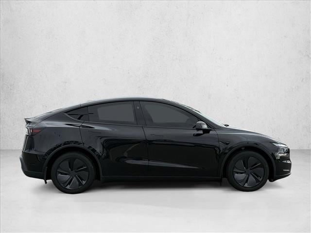 2026 Tesla Model Y Premium photo 4
