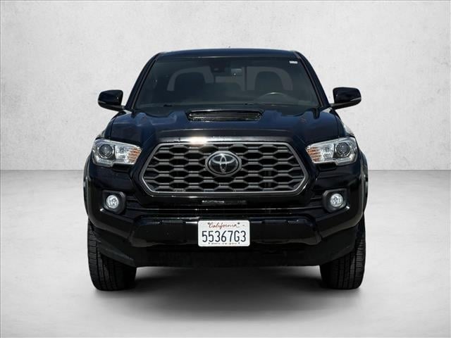 2021 Toyota Tacoma TRD Sport V6 photo 2