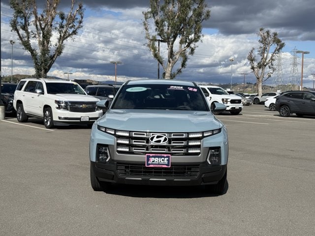 2025 Hyundai Santa Cruz SE photo 2