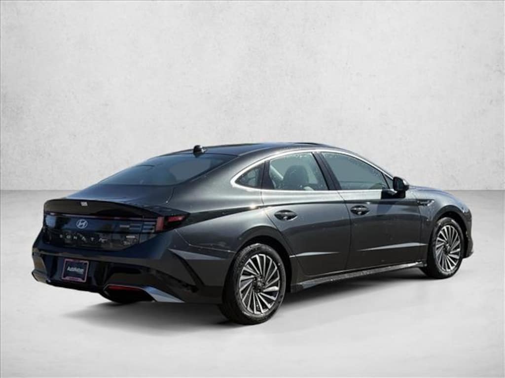 New 2025 Hyundai Sonata Hybrid SEL Sedan