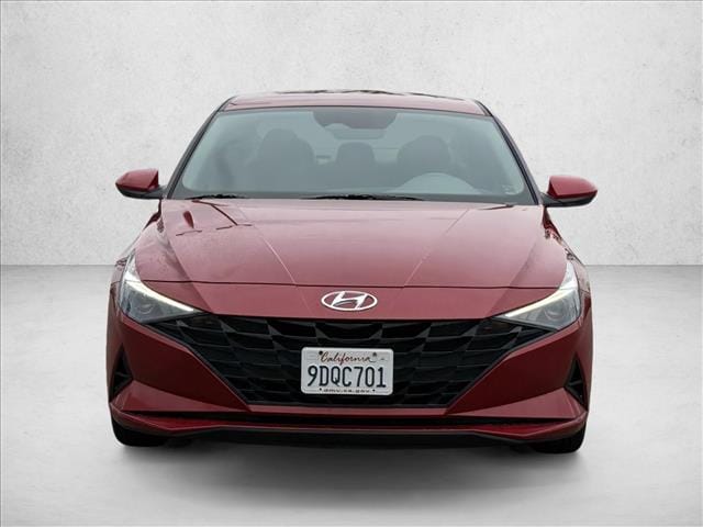 2023 Hyundai Elantra SEL photo 2