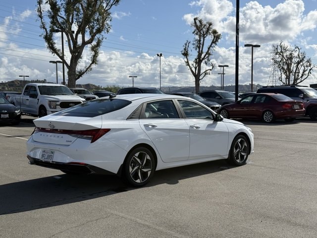 2023 Hyundai Elantra HEV Limited photo 5