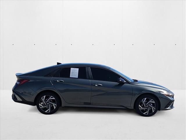 2025 Hyundai Elantra Hybrid SEL Sport photo 3