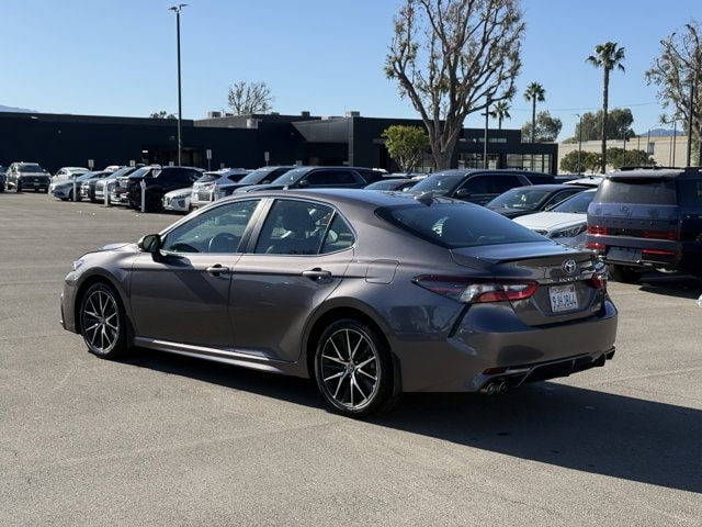 2024 Toyota Camry Hybrid SE photo 6