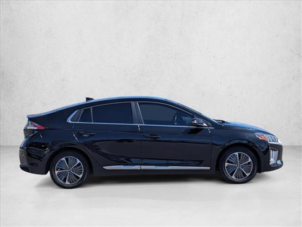 Used 2022 Hyundai Ioniq Plug-In Hybrid SEL Hatchback