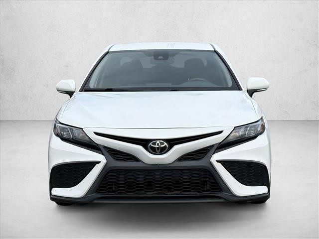 2022 Toyota Camry SE photo 2