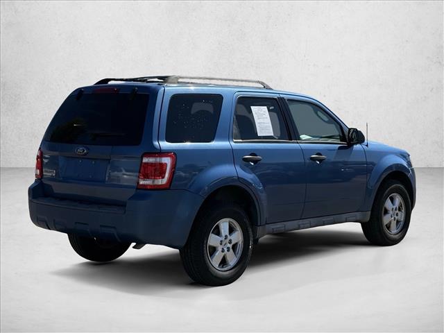 2009 Ford Escape XLT photo 2