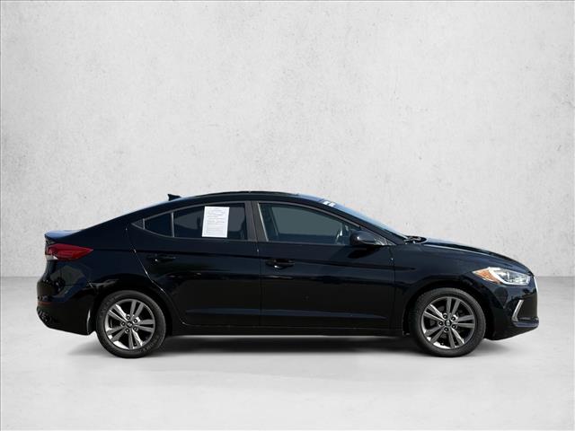 2017 Hyundai Elantra Value Edition photo 3