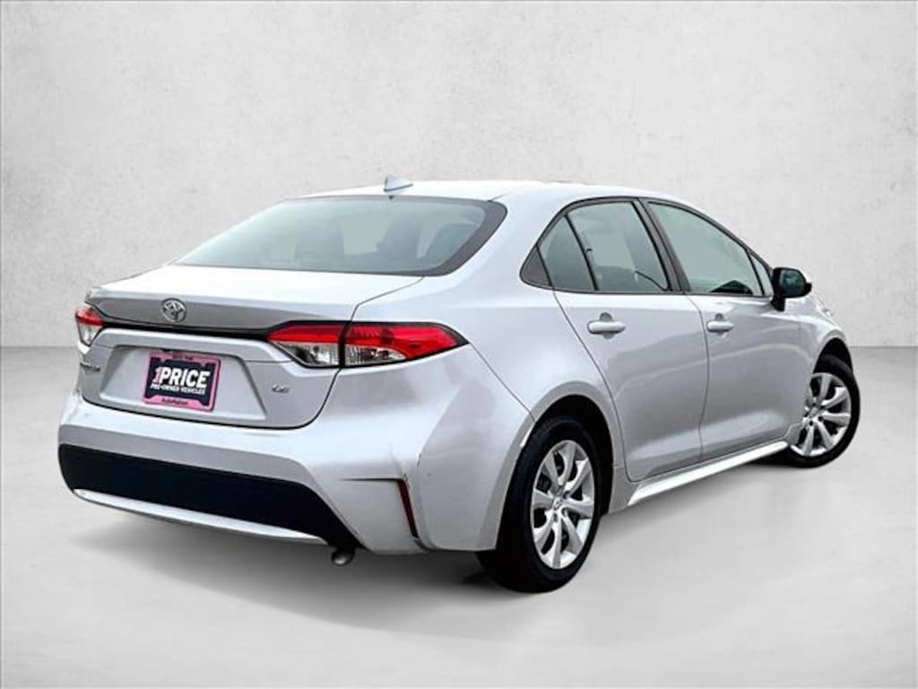 Used 2022 Toyota Corolla LE Sedan