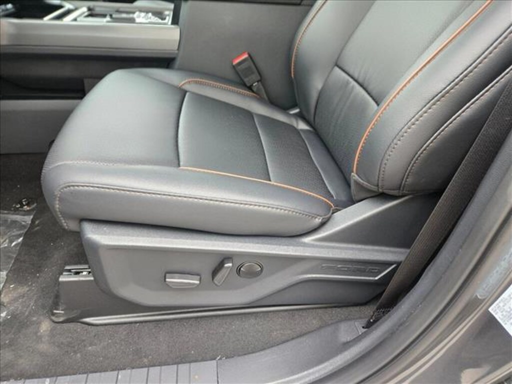 New 2026 Ford F-250 LARIAT Truck Crew Cab