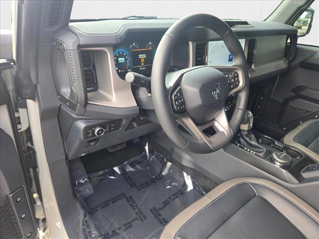2025 Ford Bronco Outer Banks photo 3