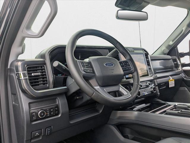 2025 Ford F-350 Lariat photo 3