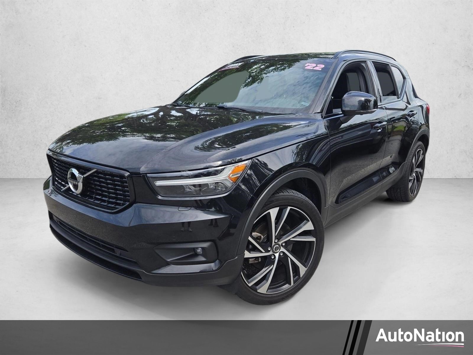 2022 Volvo XC40 R-Design