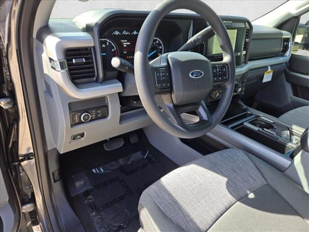 New 2026 Ford F-350 XLT Truck Crew Cab