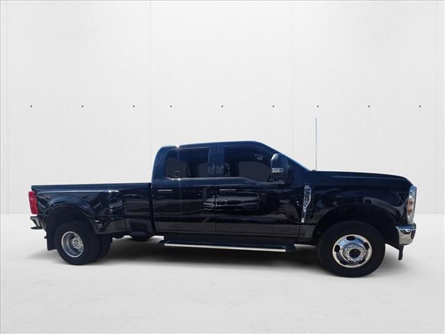 2024 Ford F-350 XLT photo 4