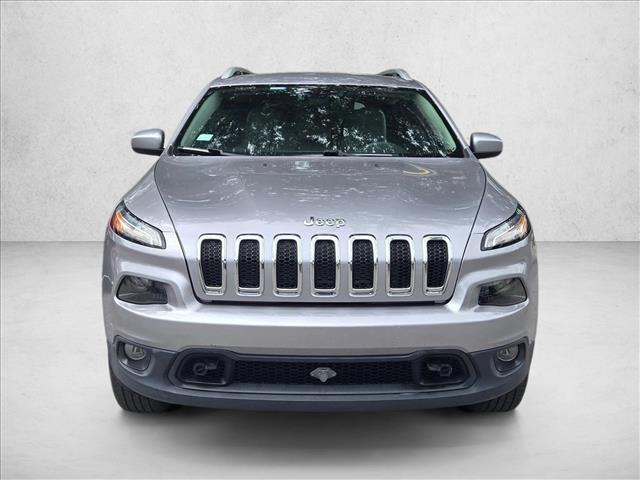 2017 Jeep Cherokee Latitude photo 2