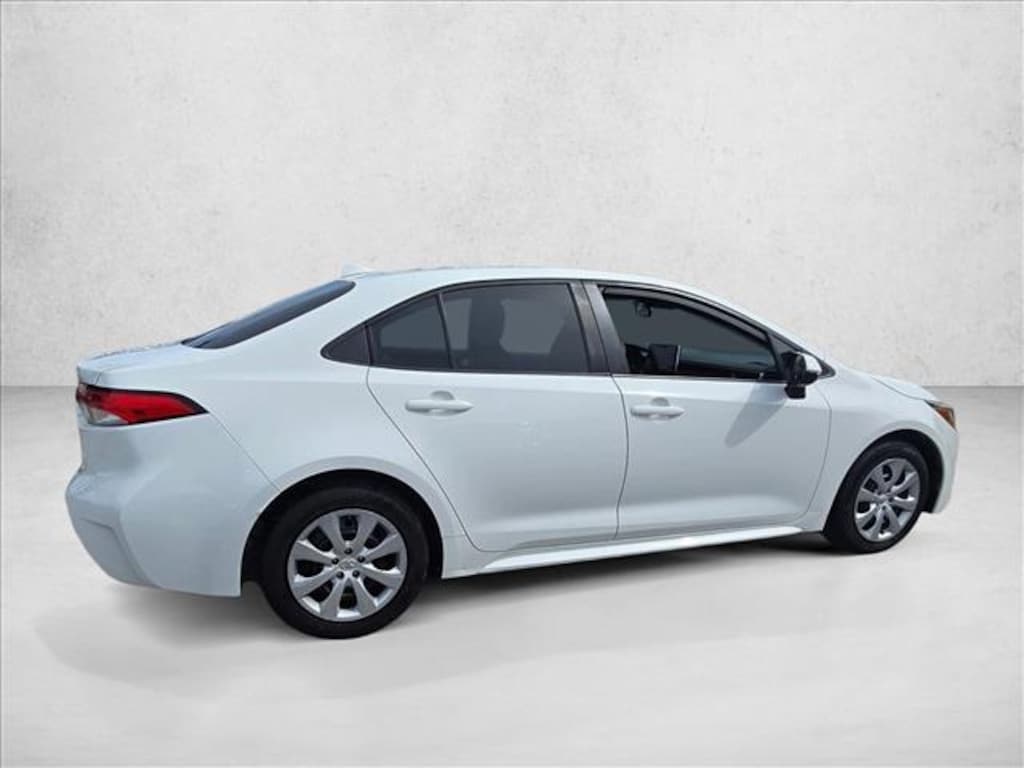 Used 2021 Toyota Corolla LE Sedan