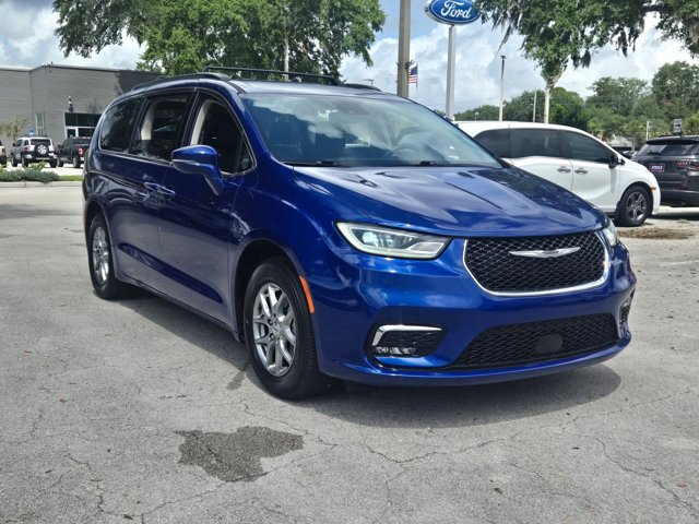 2021 Chrysler Pacifica Touring photo 2