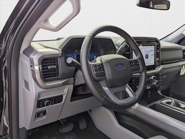 2025 Ford F-150 XLT photo 3