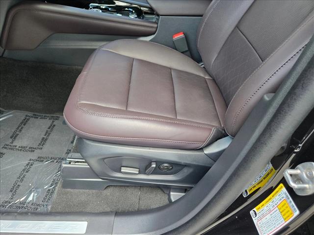 2025 Ford Explorer Platinum photo 4