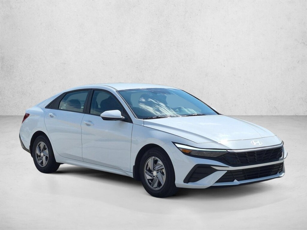 Certified 2025 Hyundai Elantra SE Sedan