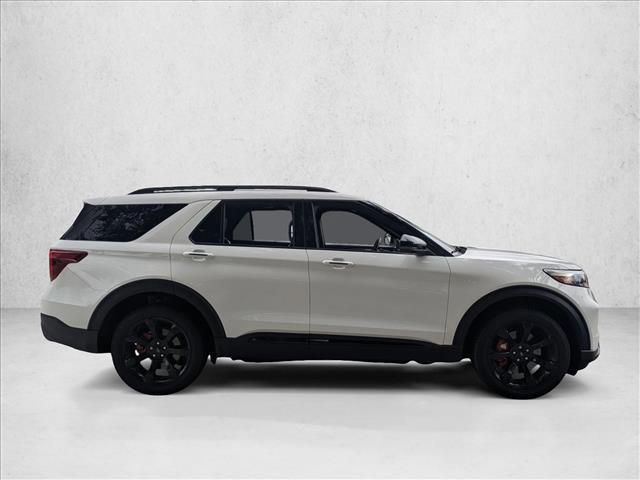 2023 Ford Explorer ST photo 3