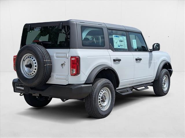 2025 Ford Bronco Base photo 2