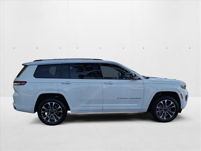 2022 Jeep Grand Cherokee Overland photo 4