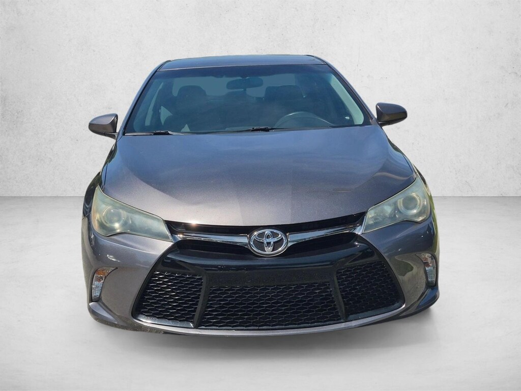 Used 2015 Toyota Camry SE Sedan