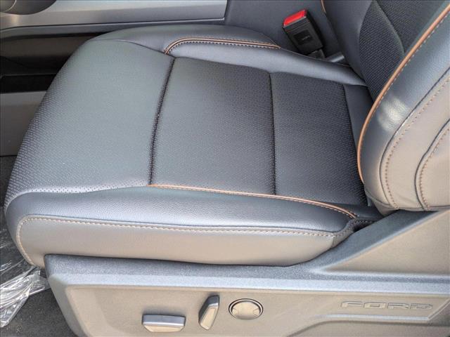 2025 Ford F-350 Lariat photo 4