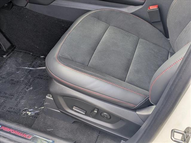 2025 Ford Explorer ST photo 3