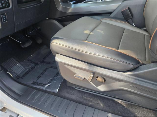 2025 Ford F-150 Lariat photo 3