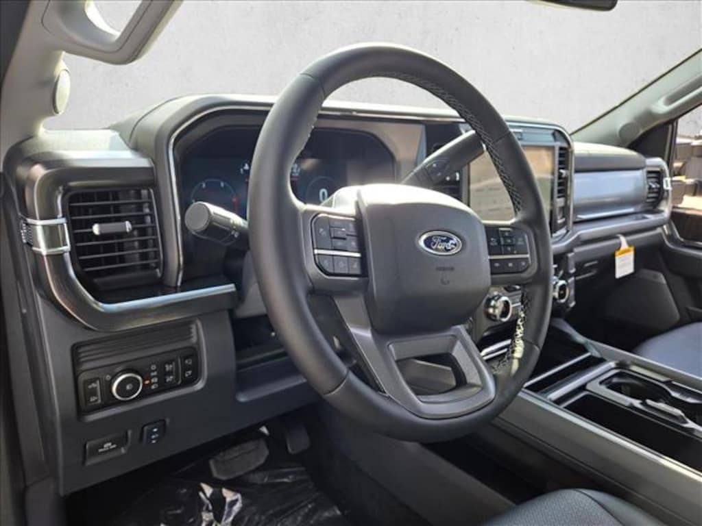 New 2026 Ford F-350 LARIAT Truck Crew Cab