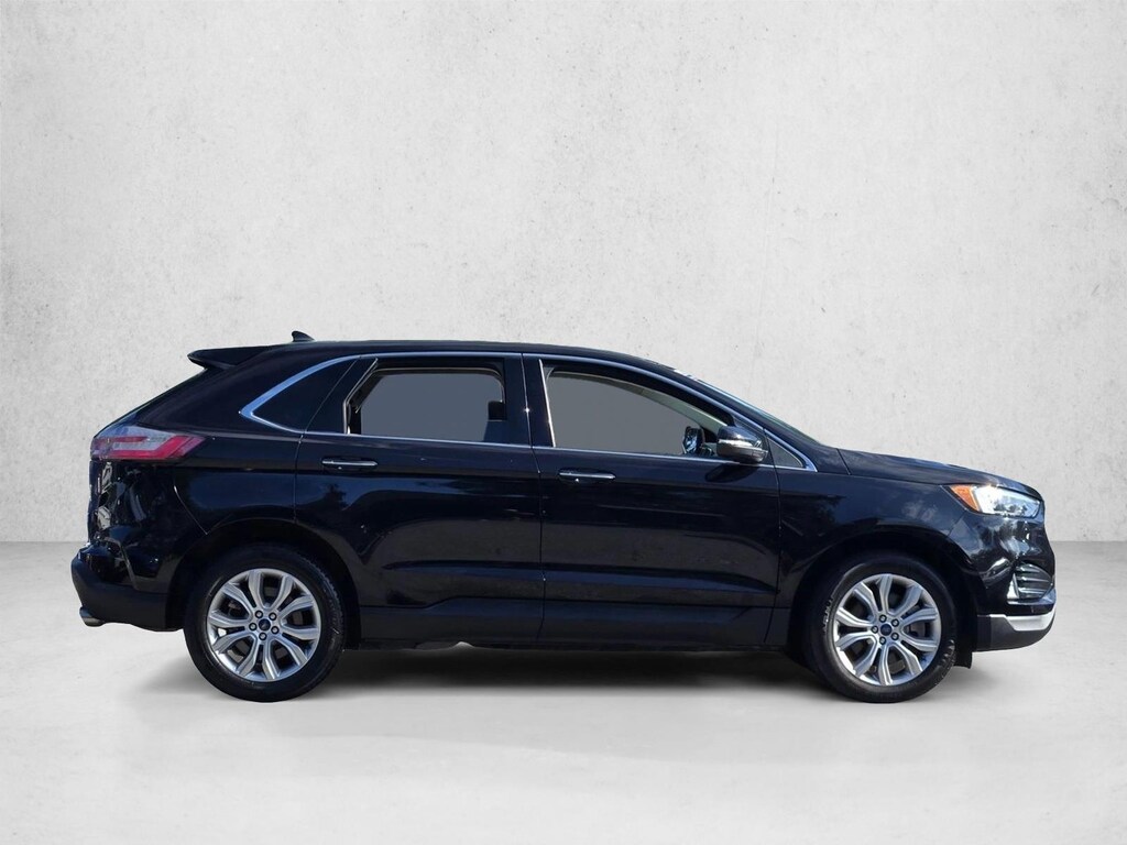 Certified 2022 Ford Edge Titanium SUV