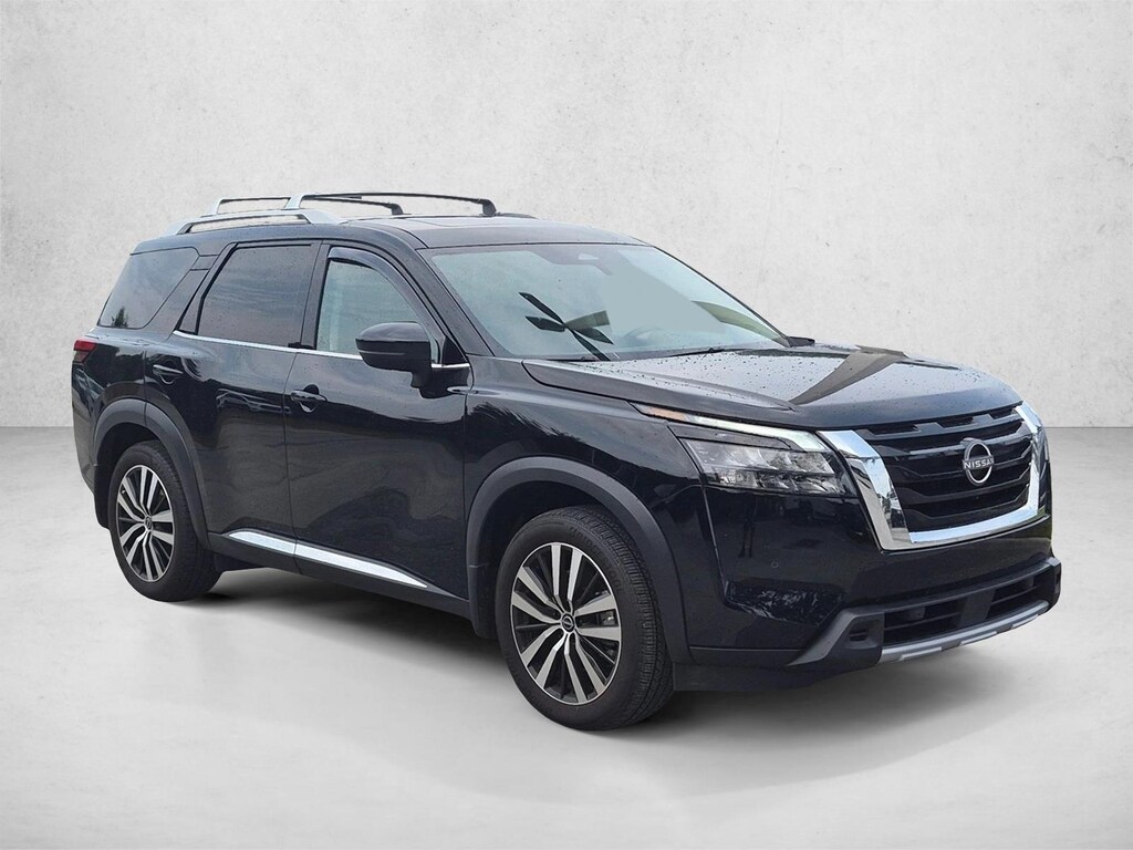 Used 2025 Nissan Pathfinder Platinum SUV